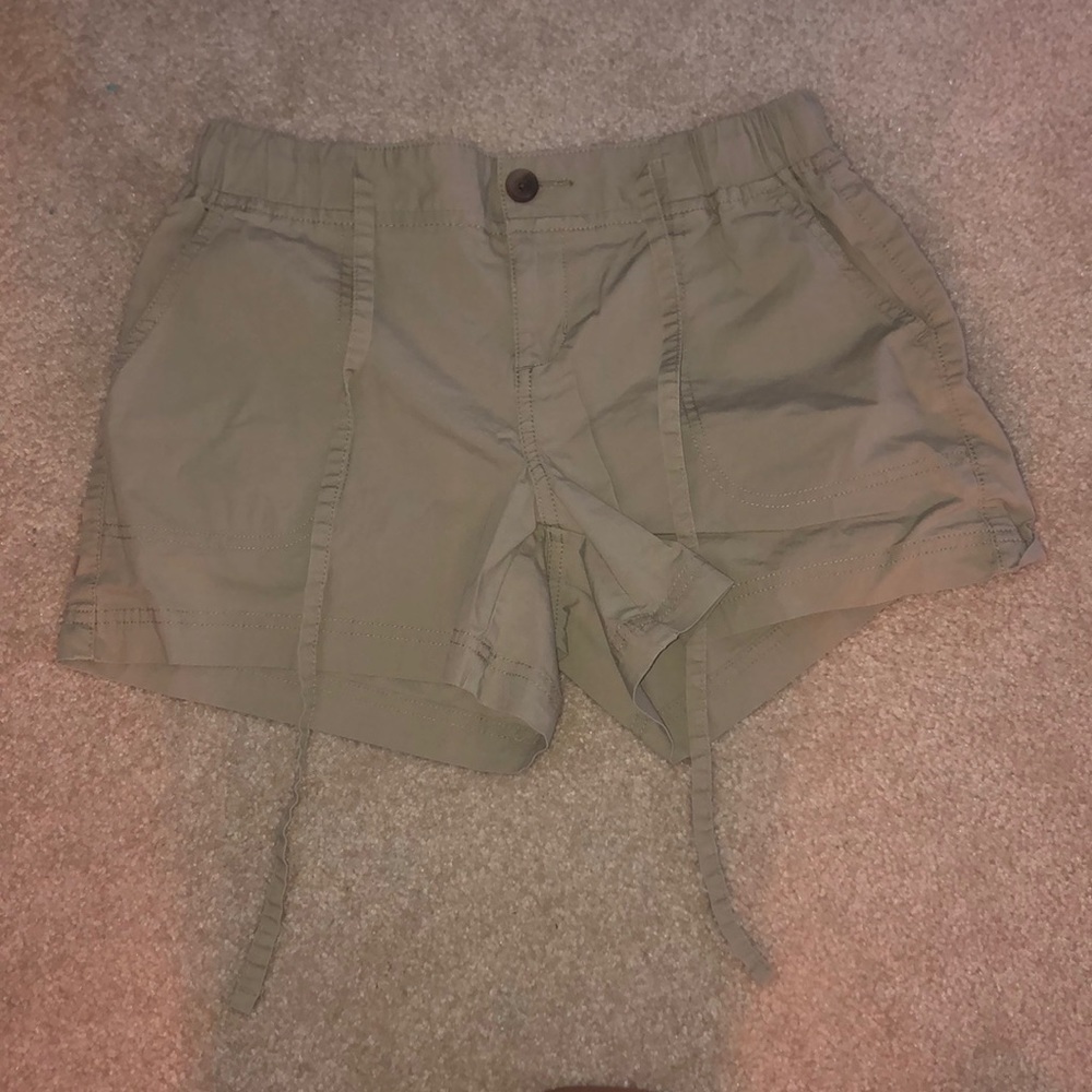 Women’s khaki shorts